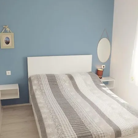 Max * Trogir